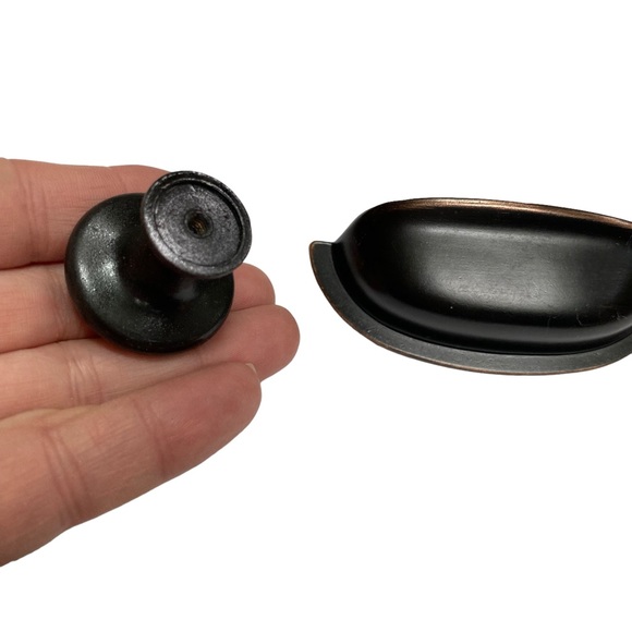 NEW - Lot of 10 GlideRite Metal Cup Pulls + 2 matching Knob Pulls Glide Rite - Picture 5 of 5